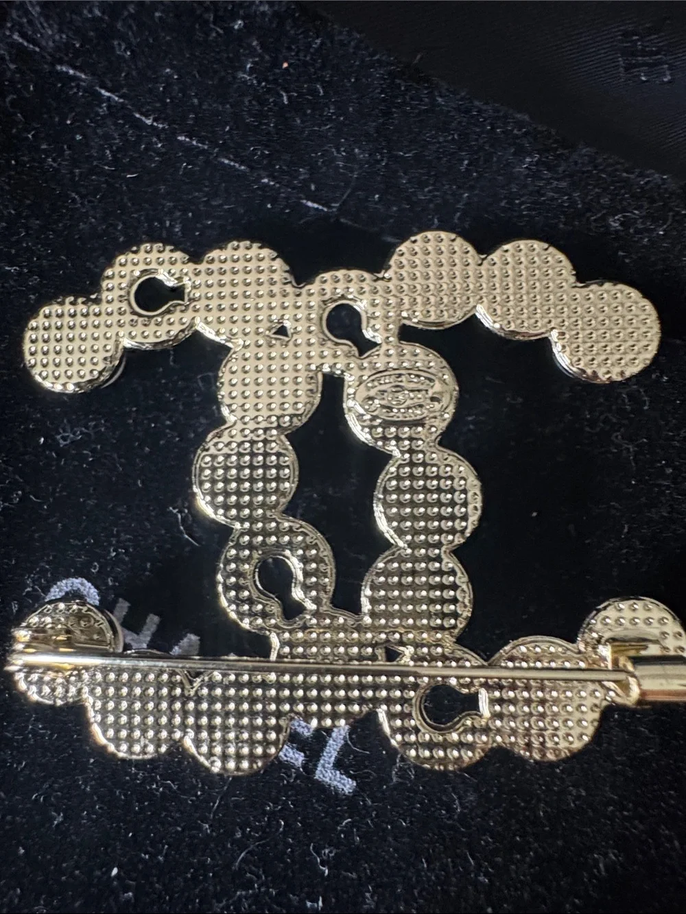 EUC CHANEL Gold and White Pearl CC Brooch